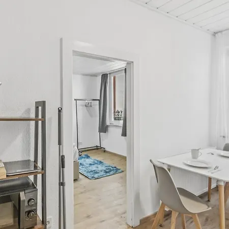 Bat Solutions - Alles Was Ein Nicht Bietet - Mit Blick In Privaten Hist Innenhof Oder Saarstrasse - 5 Min Zur Altstadt, Direkt Am Suedbahnhof - 2 Fuer 2-3 Pax - Bis Zu 5 Personen - Mit Weiterer Bis Zu 9 P Apartment Trier